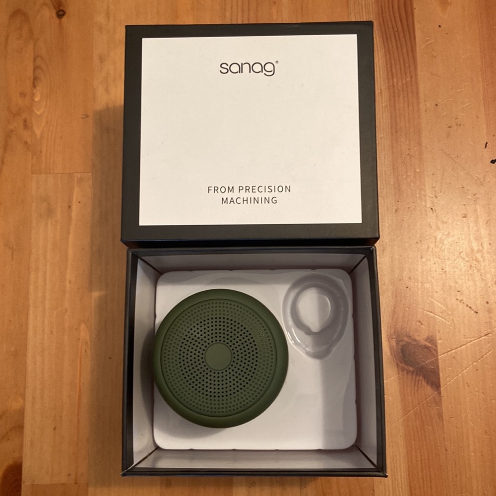 Worallymy Portable Bluetooth 5.0 Stereo Speaker Outdoor Hiking Camping Speaker.